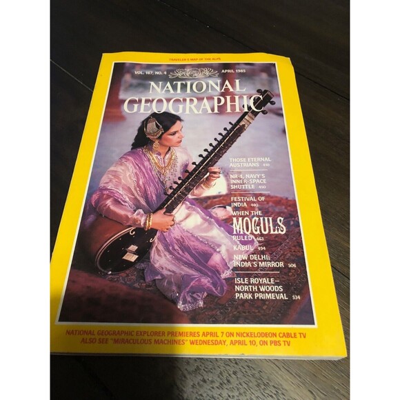National Geographic Magazine- April 1985 “When The Moguls Ruled” + Map of Alps - Picture 1 of 2